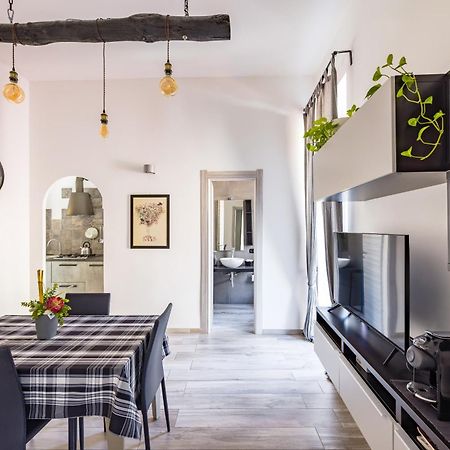 Palazzo Mormando - Modern Apartment เนเปิลส์ ภายนอก รูปภาพ