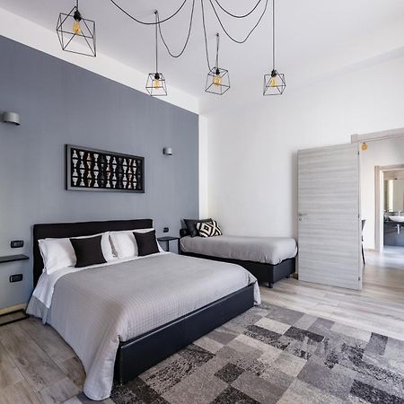 Palazzo Mormando - Modern Apartment เนเปิลส์ ภายนอก รูปภาพ