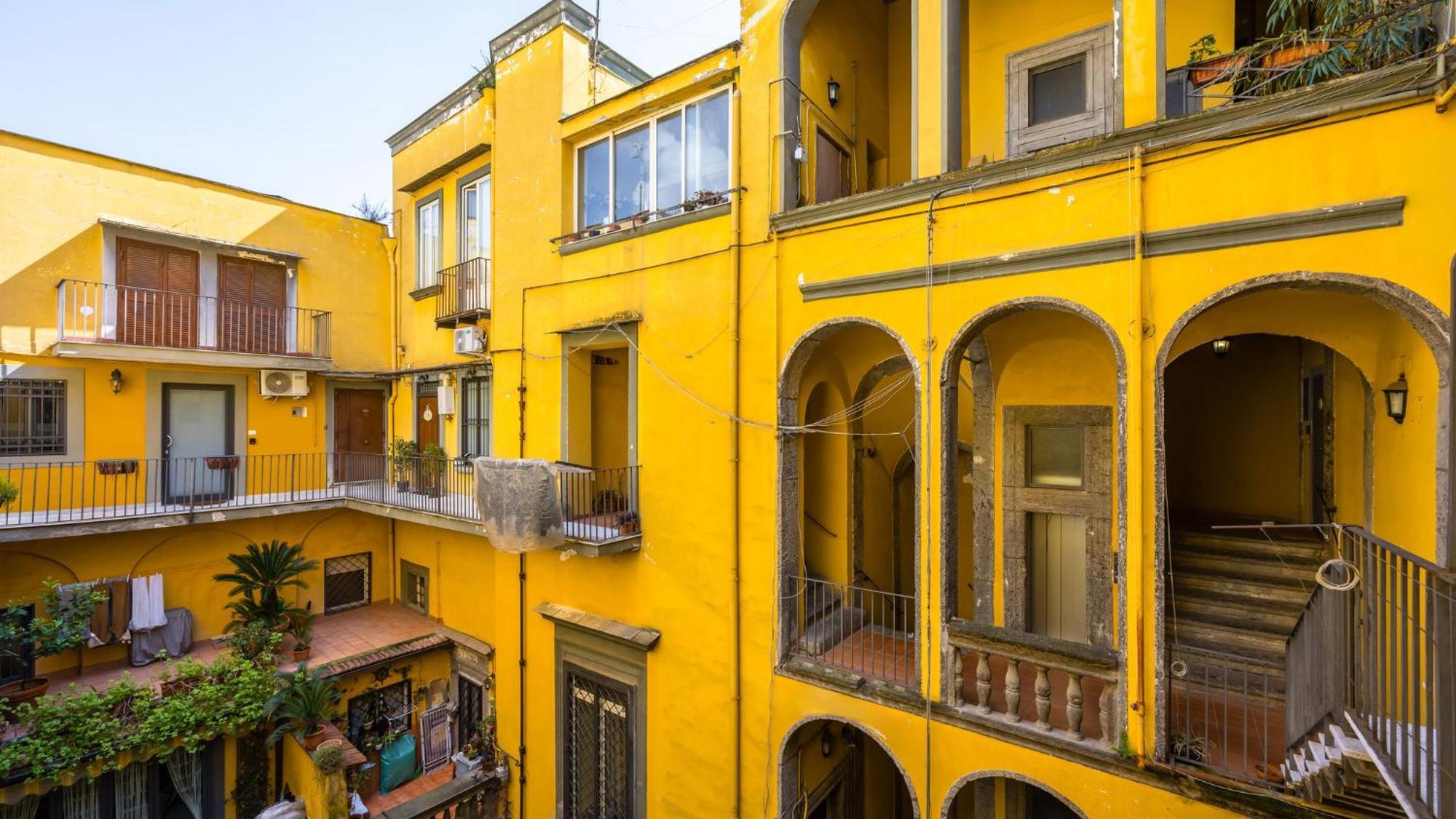 Palazzo Mormando - Modern Apartment เนเปิลส์ ภายนอก รูปภาพ