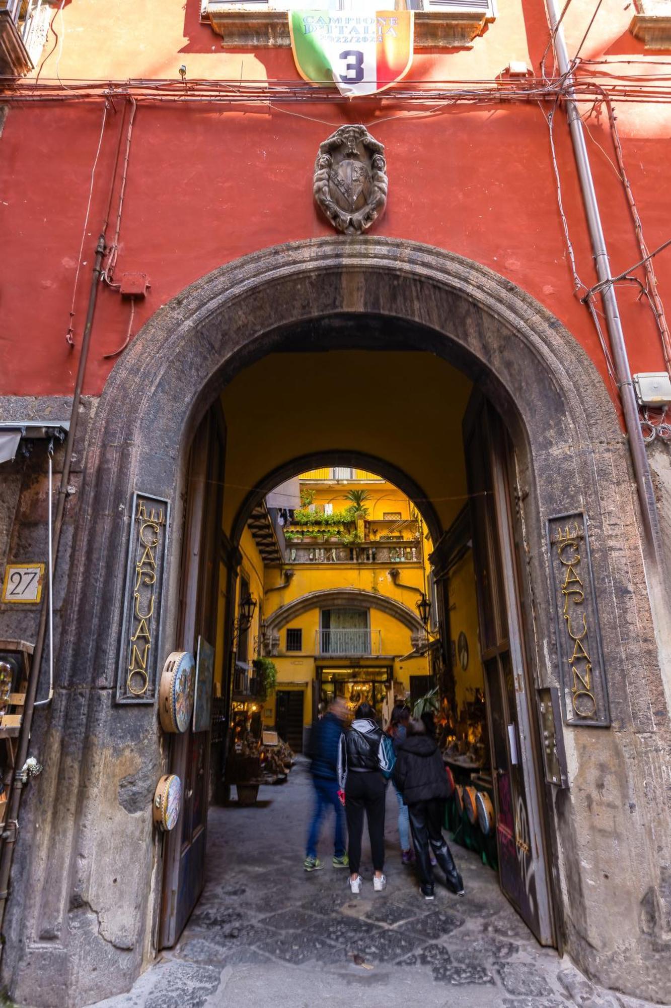Palazzo Mormando - Modern Apartment เนเปิลส์ ภายนอก รูปภาพ