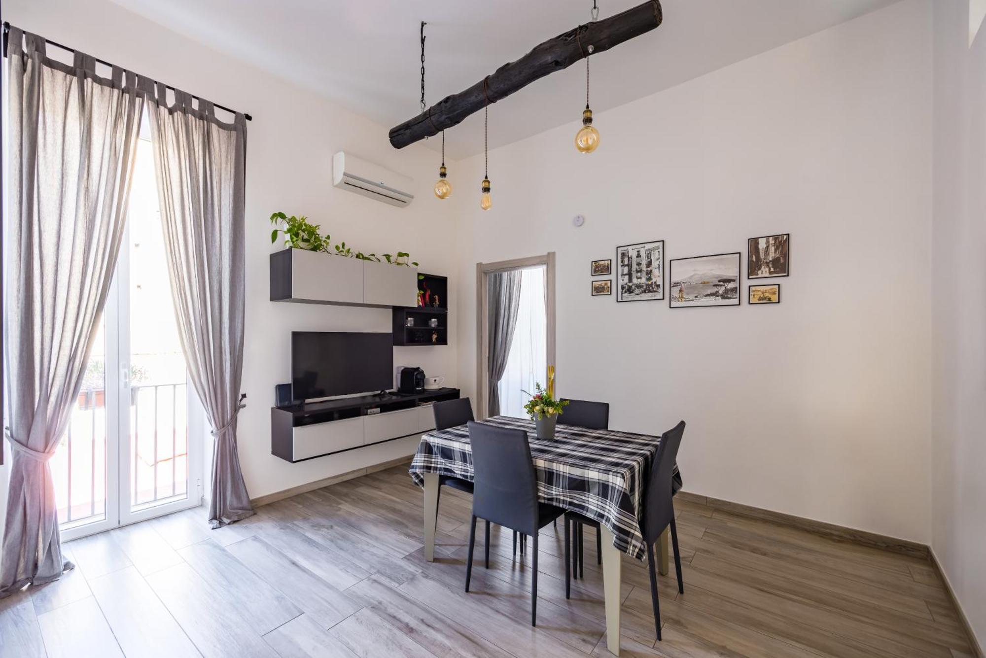 Palazzo Mormando - Modern Apartment เนเปิลส์ ภายนอก รูปภาพ