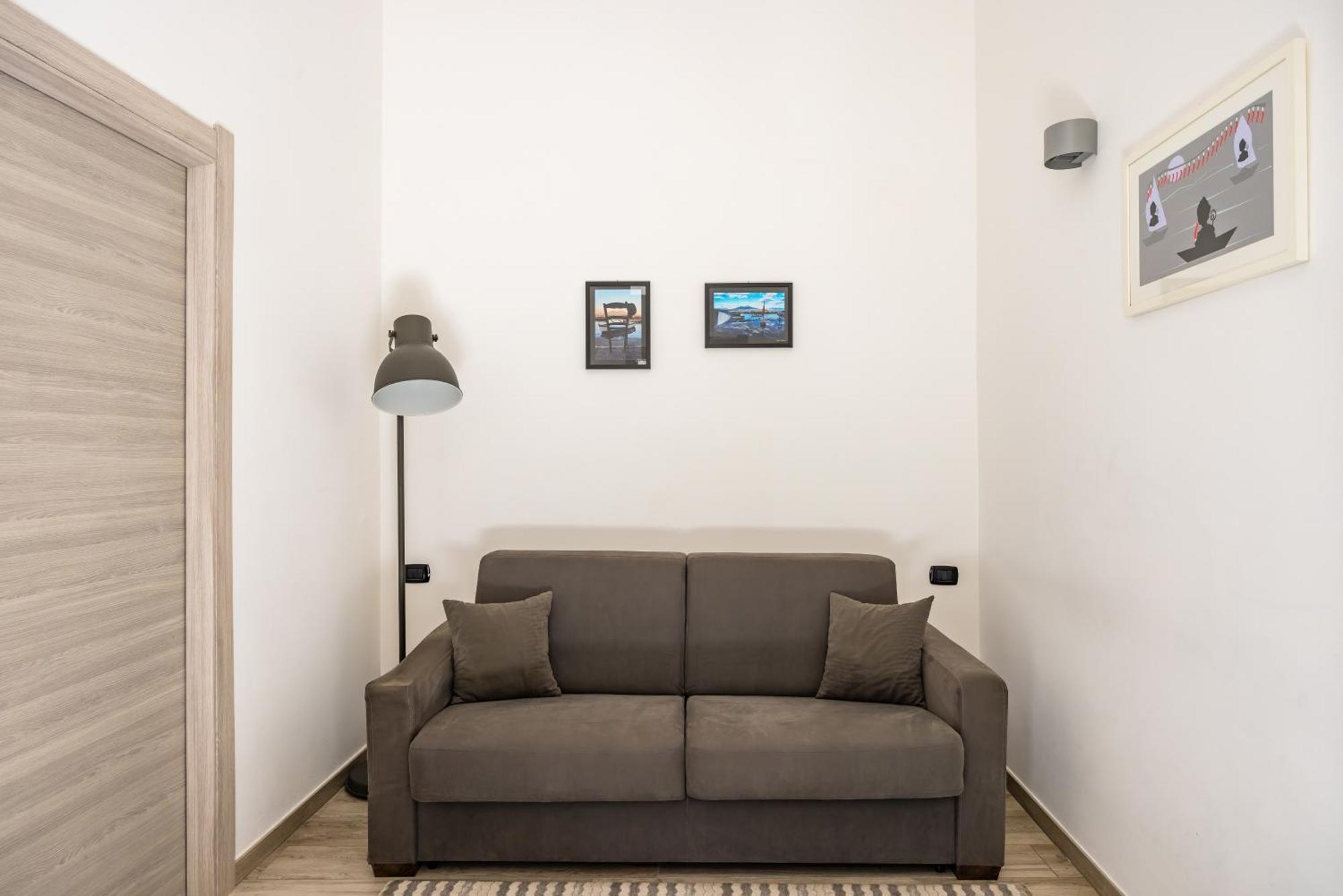 Palazzo Mormando - Modern Apartment เนเปิลส์ ภายนอก รูปภาพ