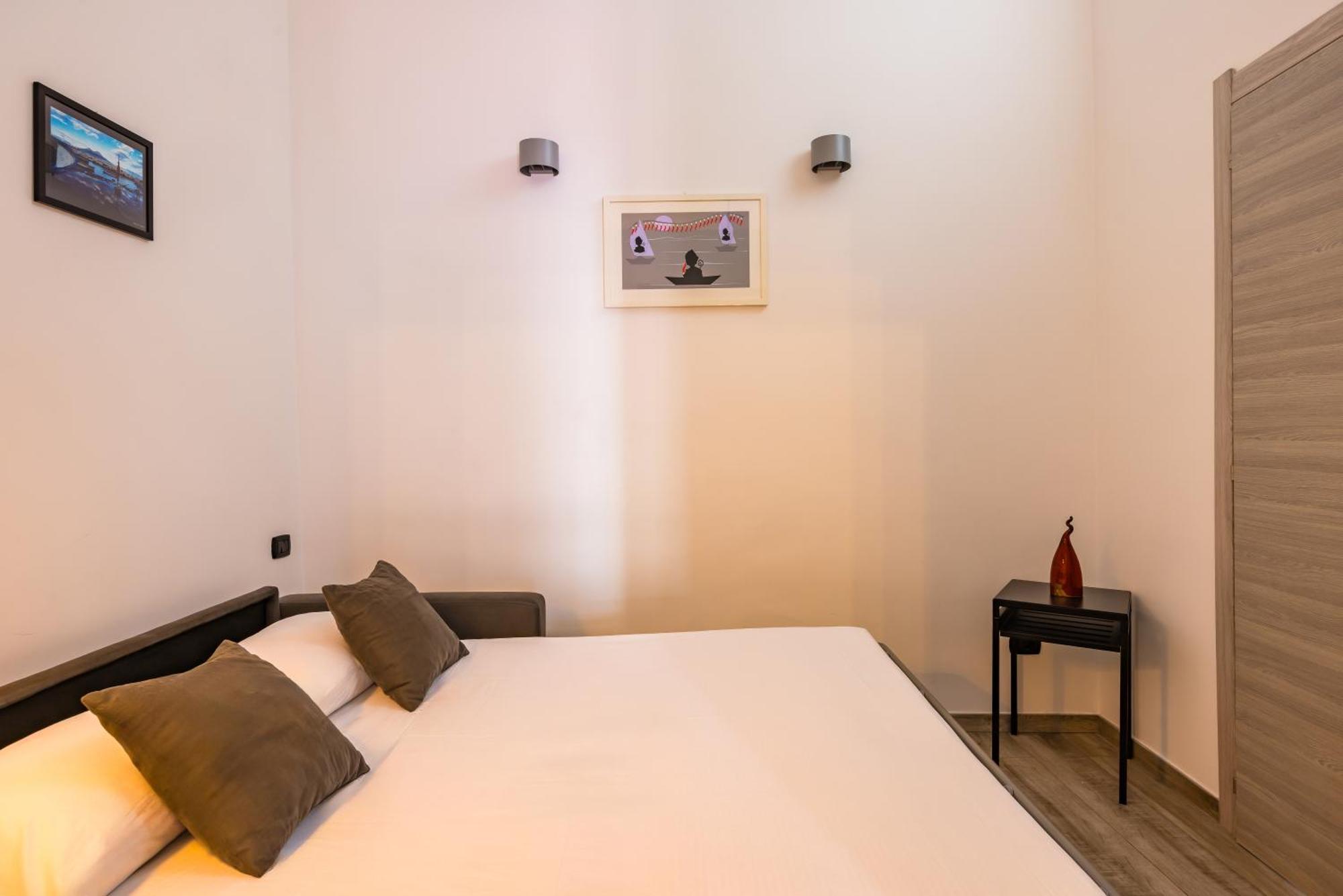 Palazzo Mormando - Modern Apartment เนเปิลส์ ภายนอก รูปภาพ