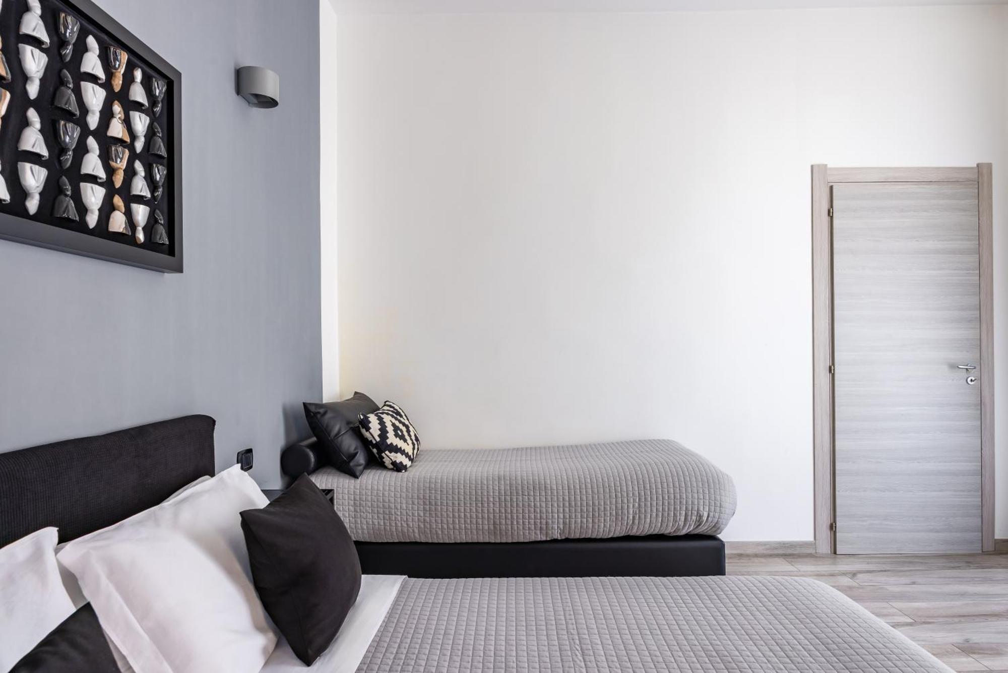 Palazzo Mormando - Modern Apartment เนเปิลส์ ภายนอก รูปภาพ